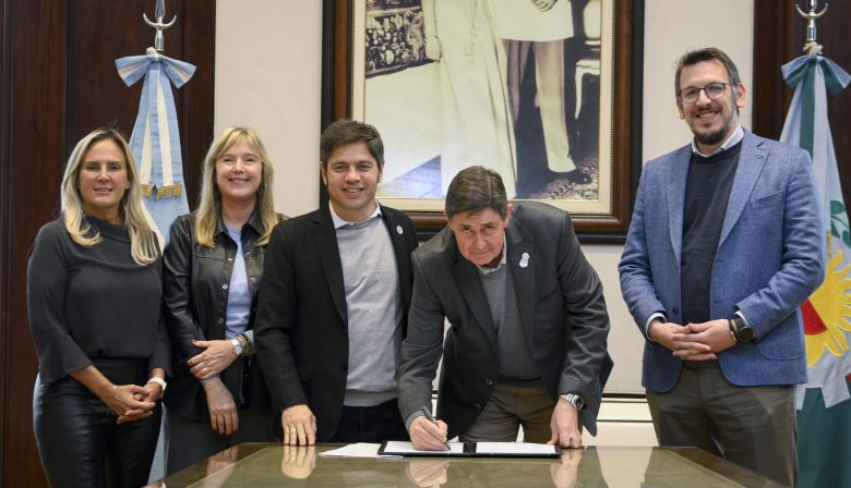 San Cayetano realizará una millonaria inversión en maquinaria vial para el mantenimiento de caminos