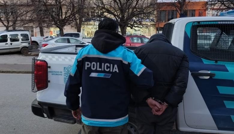 Detuvieron al acusado de robarle una moto a una mujer