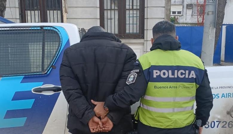 Detuvieron a un hombre tras ingresar a una vivienda y robar un celular