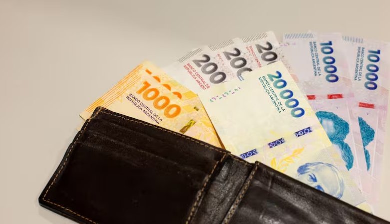 Salario mínimo: Un informe revela que el poder adquisitivo retrocedió a niveles de la crisis de 2002