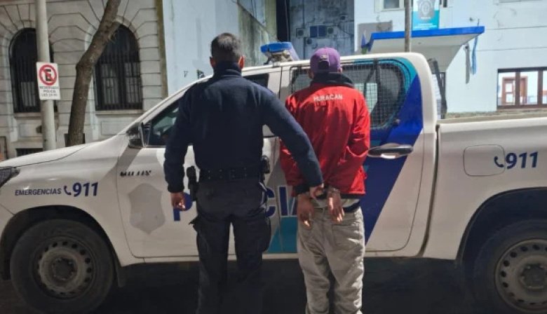 Aprehendieron a un hombre que portaba un arma blanca