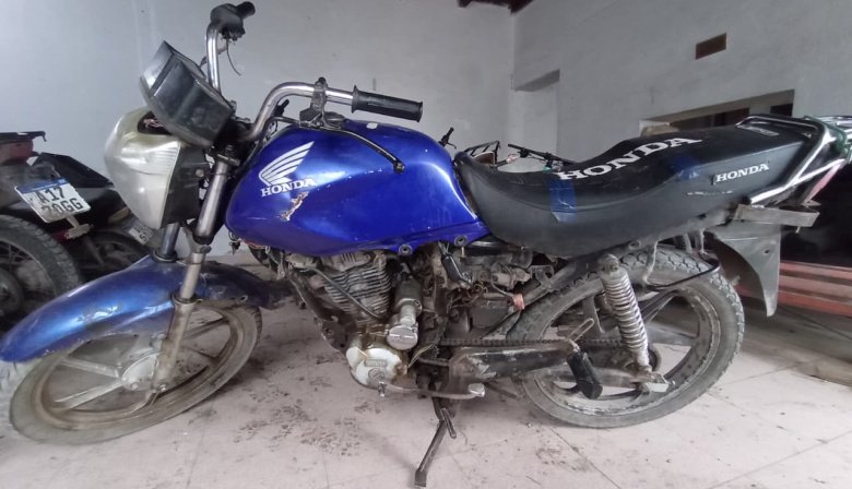 Circulaba en una Honda por Quequén, pero la patente correspondía a una Gilera