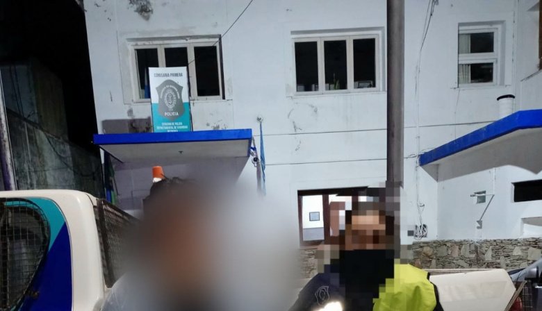Vecinos atraparon a un hombre que habría intentado robar cajones de cerveza
