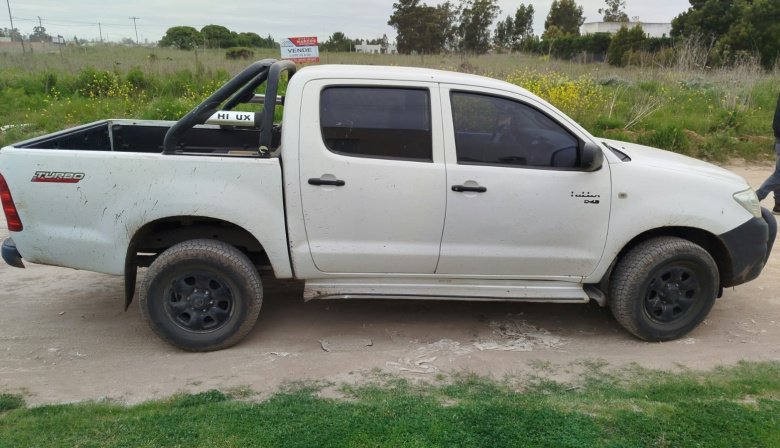 Hallaron una Hilux abandonada y descubrieron que había sido robada en Lobería