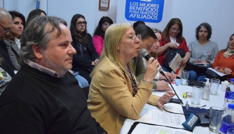 En medio del paro docente, la FEB cuestionó el aumento y advirtió que los salarios no alcanzan