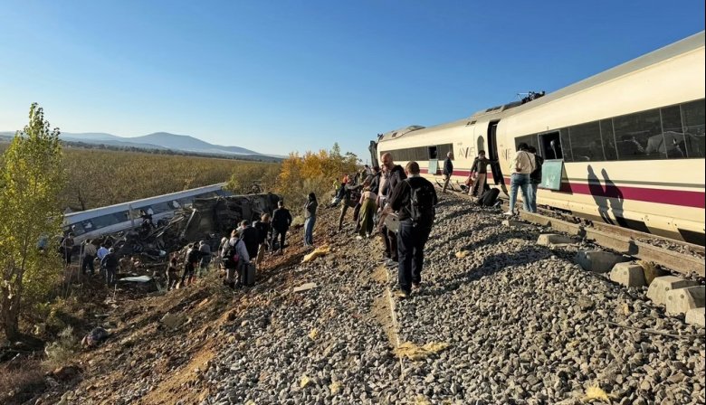 Tragedia ferroviaria en España: Al menos 50 muertos y 179 heridos tras un choque de trenes
