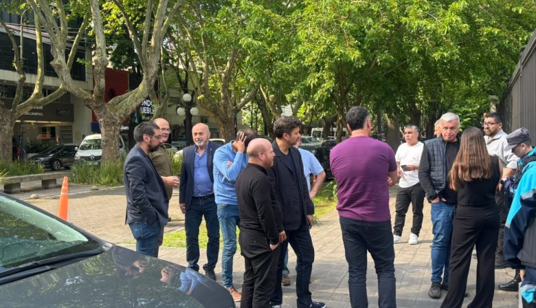 Reelecciones, PASO y sucesión: las discusiones que marcaron la cumbre de Kicillof con los intendentes