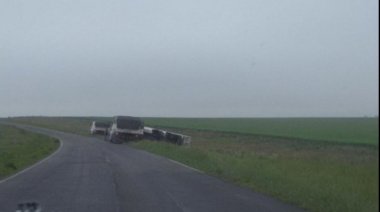 Volcó un camión en la ruta 86