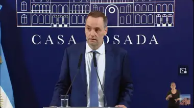 Beneficiaron con un ascenso al hermano de Adorni: Será auditor del Ministerio de Defensa con un sueldo de $4 millones