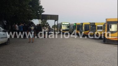 Paro de colectiveros por falta de pago de aguinaldos