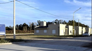 Gargaglione gestionó fondos por 80 millones de pesos para terminar un barrio policial en San Cayetano