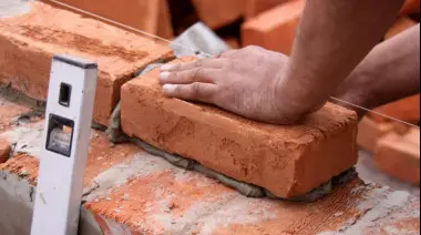 Según el Indec, la construcción pierde más de 430 puestos de trabajo por día