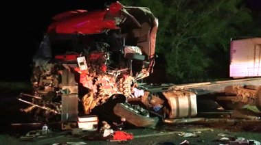 Fatal choque frontal de camiones en la Ruta 51: Un chofer perdió la vida y hay dos heridos