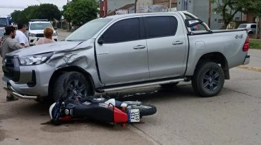 Motociclista herido tras chocar contra una camioneta en Quequén