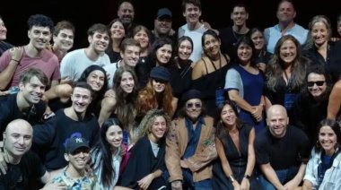 Johnny Depp sorprendió con una visita al Teatro Colón y emocionó al elenco de Disney en Concierto