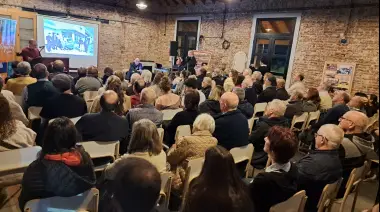 Presentaron un libro sobre la historia del automovilismo de Lobería