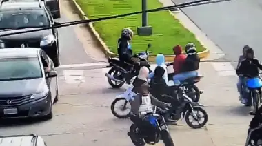 Video: Así fueron los allanamientos donde secuestraron motos, drogas y armas en Necochea