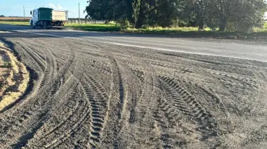 Ruta 227: Lobería instaló dársenas en el cruce del camino a Arenas Verdes