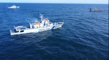 Milla 201: La "guerra fría" de la Prefectura Naval Argentina contra los pesqueros chinos