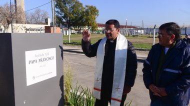 Una avenida ahora lleva el nombre de Papa Francisco