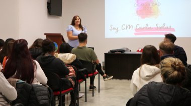 Capacitan a emprendedores en comercio digital en San Cayetano