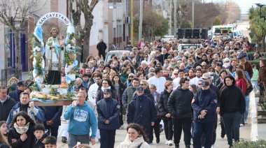 San Cayetano celebró a su Santo Patrono con una procesión, ferias y espectáculos folclóricos