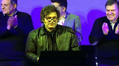 Milei abre la campaña en la Provincia y advierte: "Vamos a devorar al kirchnerismo en las urnas"