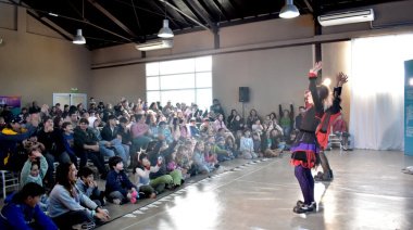 División Murguita y Cromalina en el Día del Niño en Puerto Quequén