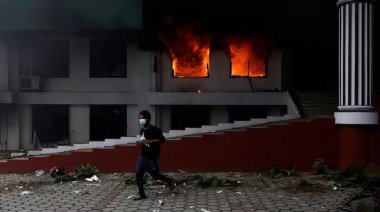 Revuelta social en Nepal: Quemaron viva a la esposa del ex Primer Ministro en medio de las protestas