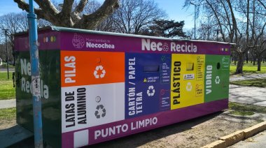 La "pelopincho" de Arturo: Movieron menos de 100 metros un container y lo presentaron como una obra de "conciencia ambiental"