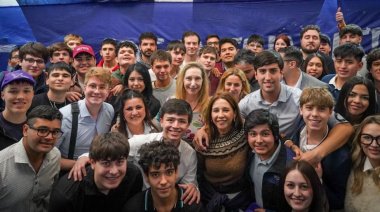 Karina lanzó una agrupación estudiantil para la campaña electoral (y en Necochea la militancia se paga de otra manera)