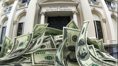 El Banco Central vendió US$678 millones pero no pudo contener la suba del dólar