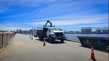 Reparan el alumbrado de la Escollera de Necochea