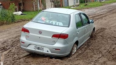Tuvieron que suspender la internación de un vecino: La ambulancia no pudo entrar al barrio por el estado de las calles