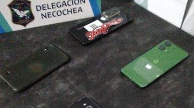 Allanaron un kiosco de drogas en Necochea: Un detenido con antecedentes y algunos teléfonos secuestrados