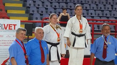 La karateca necochense Rosa Parson en San Luis: Campeona internacional de Katas y múltiple medallista en Kumite