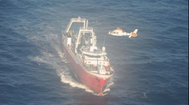 Espectacular rescate de Prefectura a un marinero frente a las costas de Mar del Plata