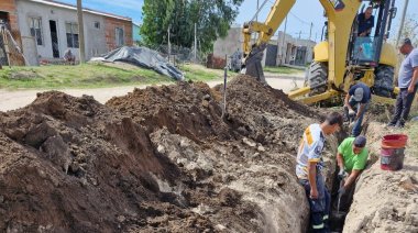 Extendieron 100 metros la red de cloacas y la Muni asegura que "fortalece la infraestructura sanitaria" (?)
