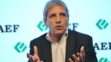 Luis Caputo reconoció problemas para contener la inflación pero no piensa modificar el plan económico