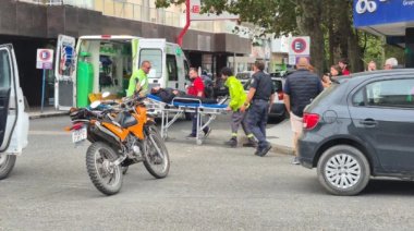 Una mujer resultó herida tras un choque en el centro