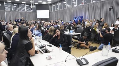 Diputados debate la reforma de la Ley de Glaciares en medio del escándalo que salpica a Manuel Adorni