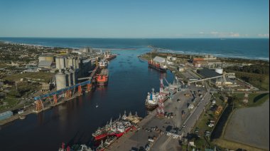 "Puerto Completo": La estación marítima recuperó el ritmo y opera con sus seis muelles en simultáneo