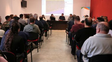 San Cayetano: El intendente recibió a productores afectados por la inundación