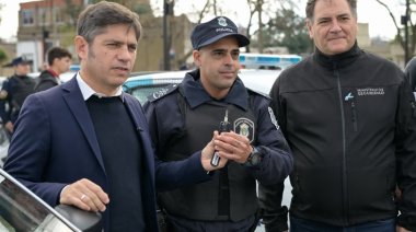 Kicillof le tiró un palito a Adorni: "Estoy buscando un pendrive para la Provincia"