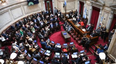 La Libertad Avanza levantó la sesión en el Senado para blindar a Manuel Adorni