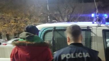 Se metió en una casa vacía y descubrieron que tenía cuentas pendientes con la Justicia