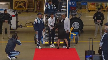 Sin Messi, la Selección Argentina aterrizó en Ezeiza y fue recibida con honores
