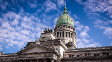 Los senadores recibieron otro aumento y pasarán a cobrar $12 millones