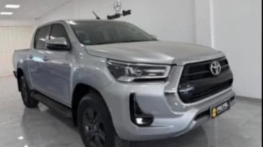 Robaron una Toyota Hilux "de caño" en Quequén