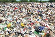 Regalo de Navidad: 1.000 millones de pesos para el arreglo del intendente, la recolectora de basura y sus funcionarios